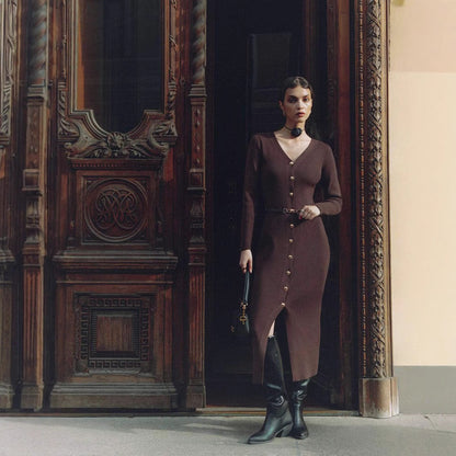 Maskot Elegant Button-Detail Dress