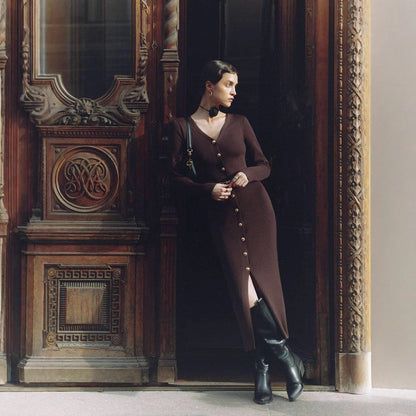 Maskot Elegant Button-Detail Dress