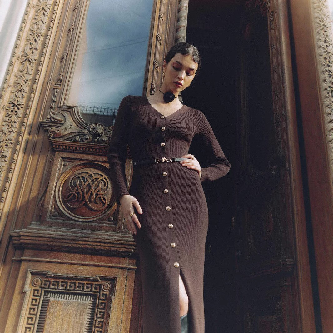 Maskot Elegant Button-Detail Dress