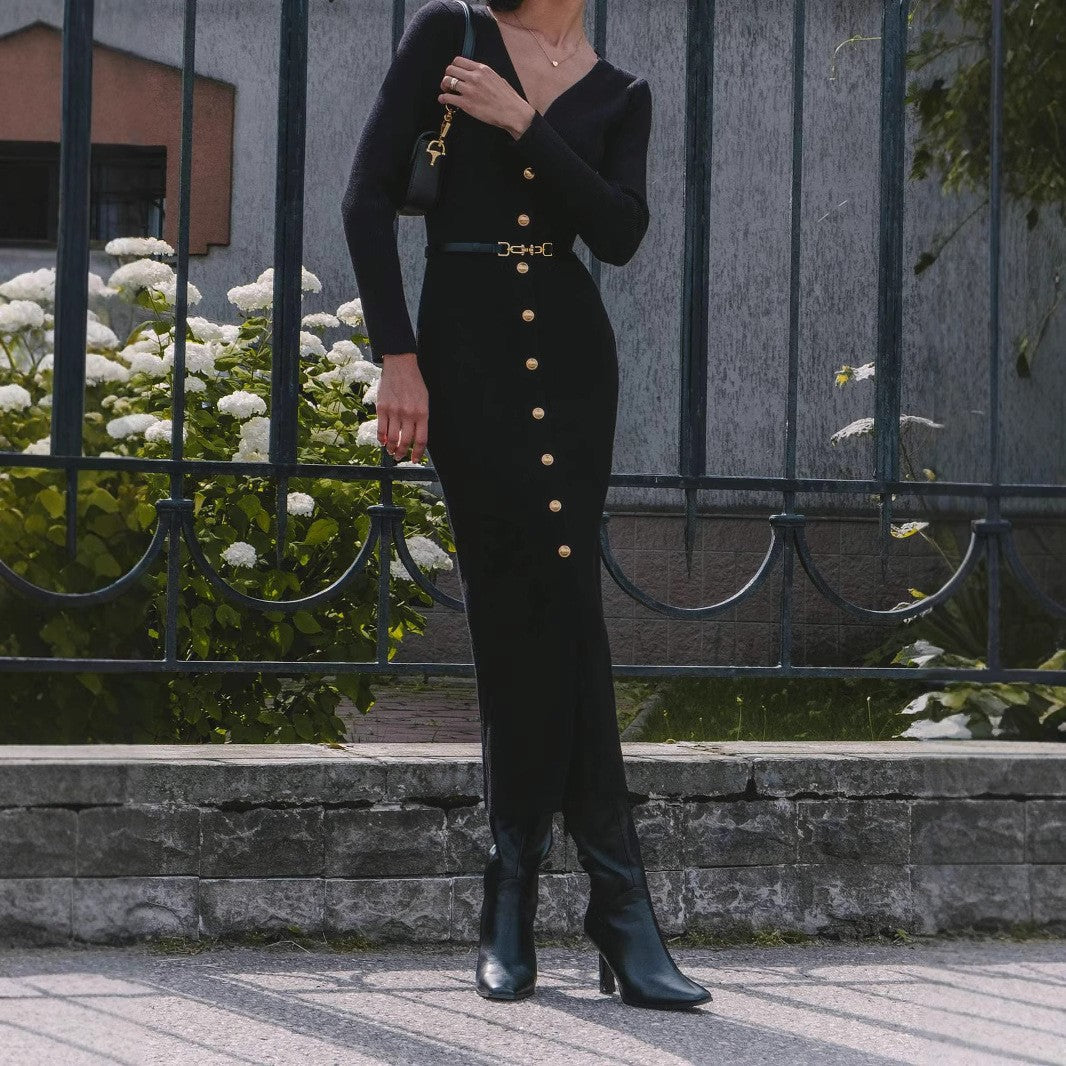 Maskot Elegant Button-Detail Dress