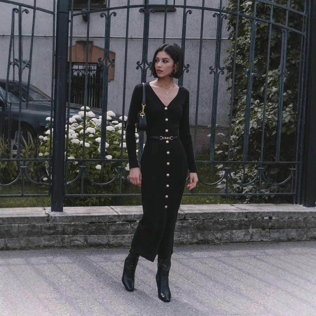 Maskot Elegant Button-Detail Dress